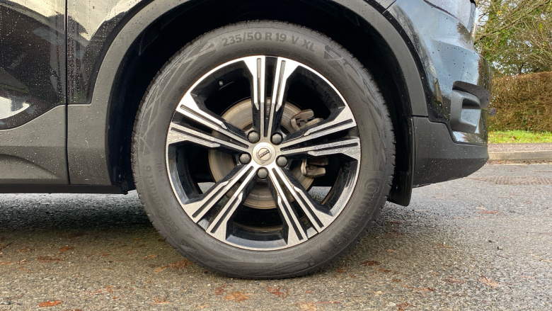 Volvo Xc40 2.0 B4P Inscription Pro 5dr Auto Petrol Estate